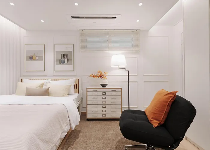 John Apartment *