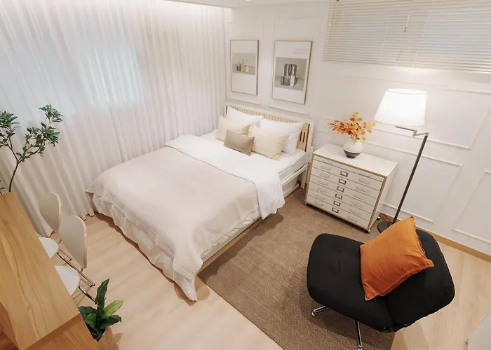 John Apartment *